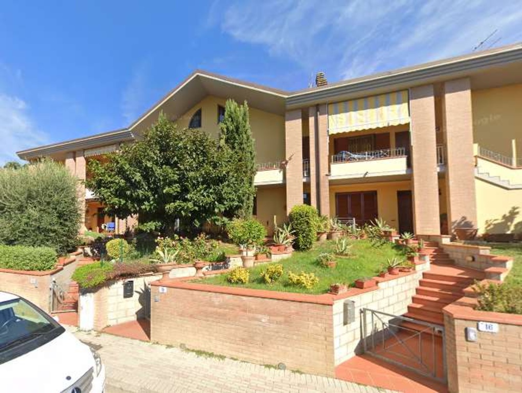 Appartamento in Via Guglielmo Marconi 18, Palaia, 7 locali, garage
