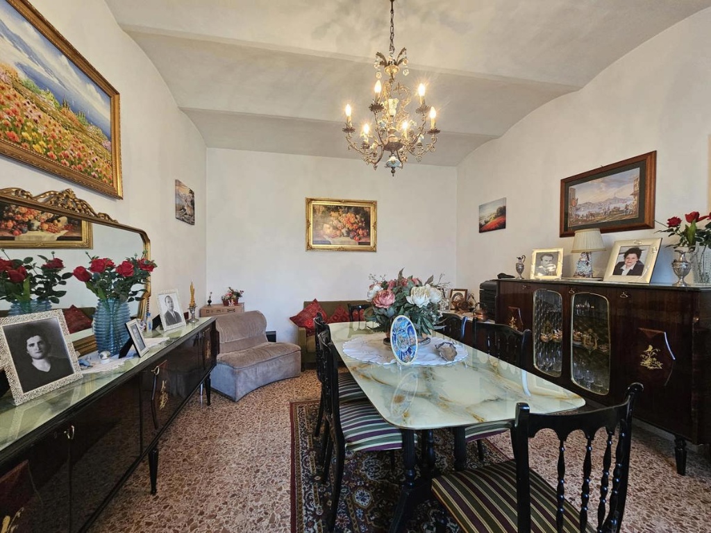 Casa indipendente in Via San Giuliano 42, Arezzo, 5 locali, 2 bagni