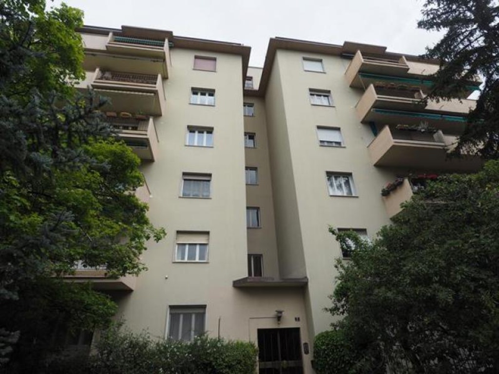 Appartamento a Trieste, 5 locali, 2 bagni, 145 m², 4° piano, ascensore