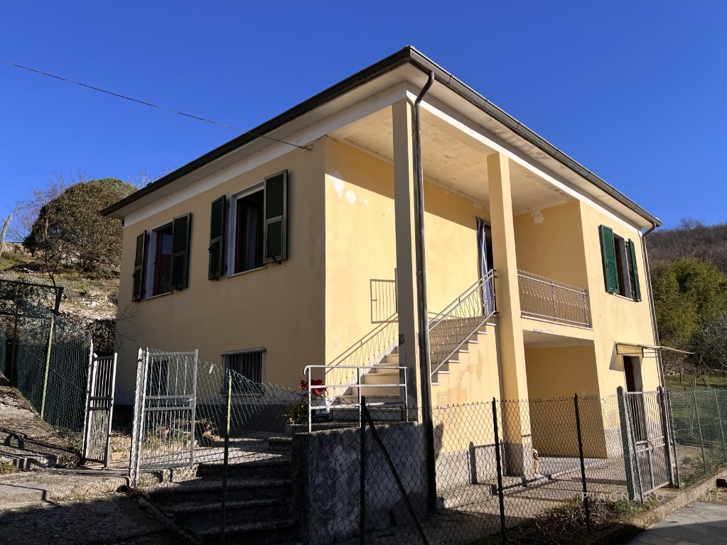 Casa indipendente in Via Vignolo, Filattiera, 7 locali, 2 bagni