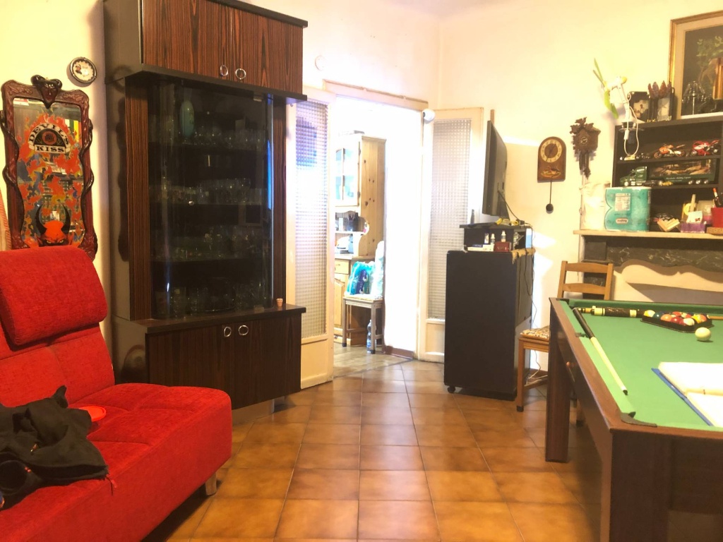 Appartamento in Via Carlo Cattaneo, Pisa, 5 locali, 2 bagni, con box