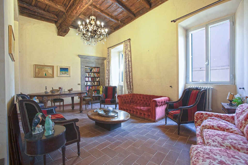 Quadrilocale in Via Romanelli, Viterbo, 2 bagni, 160 m², 1° piano