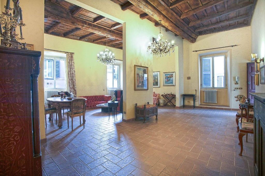 Quadrilocale in Via Romanelli, Viterbo, 2 bagni, 160 m², 1° piano