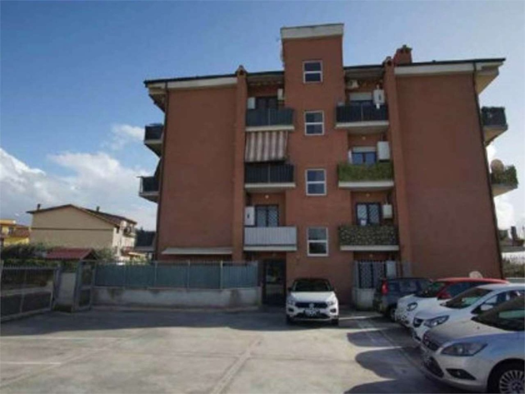 Appartamento in VIA SAN BENEDETTO DEI MARSI 41, Roma, 5 locali, 132 m²