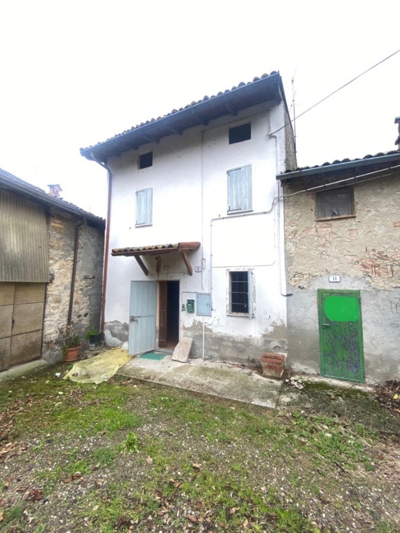 Casa indipendente in Case rebuffi, Pianello Val Tidone, 5 locali
