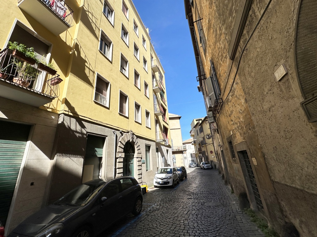 Appartamento in Via Dei Mille 80, Viterbo, 5 locali, 1 bagno, 113 m²