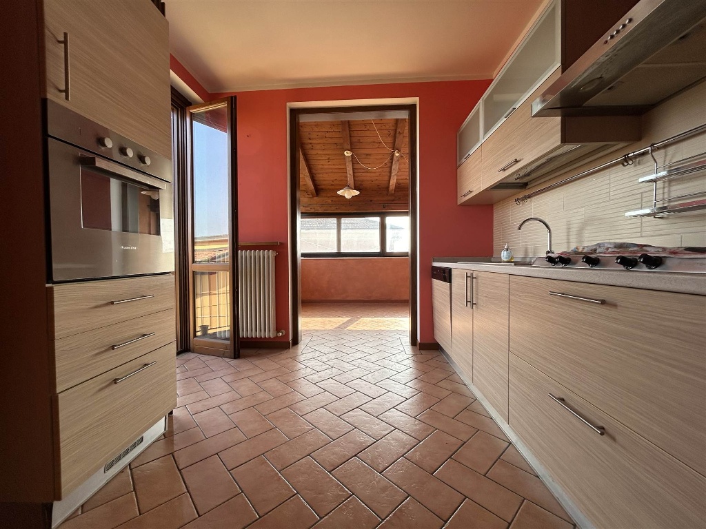 Bilocale a Piacenza, 2 bagni, 84 m², 2° piano, aria condizionata