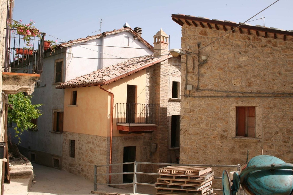 Casa indipendente in Carpineto, Ascoli Piceno, 6 locali, 2 bagni