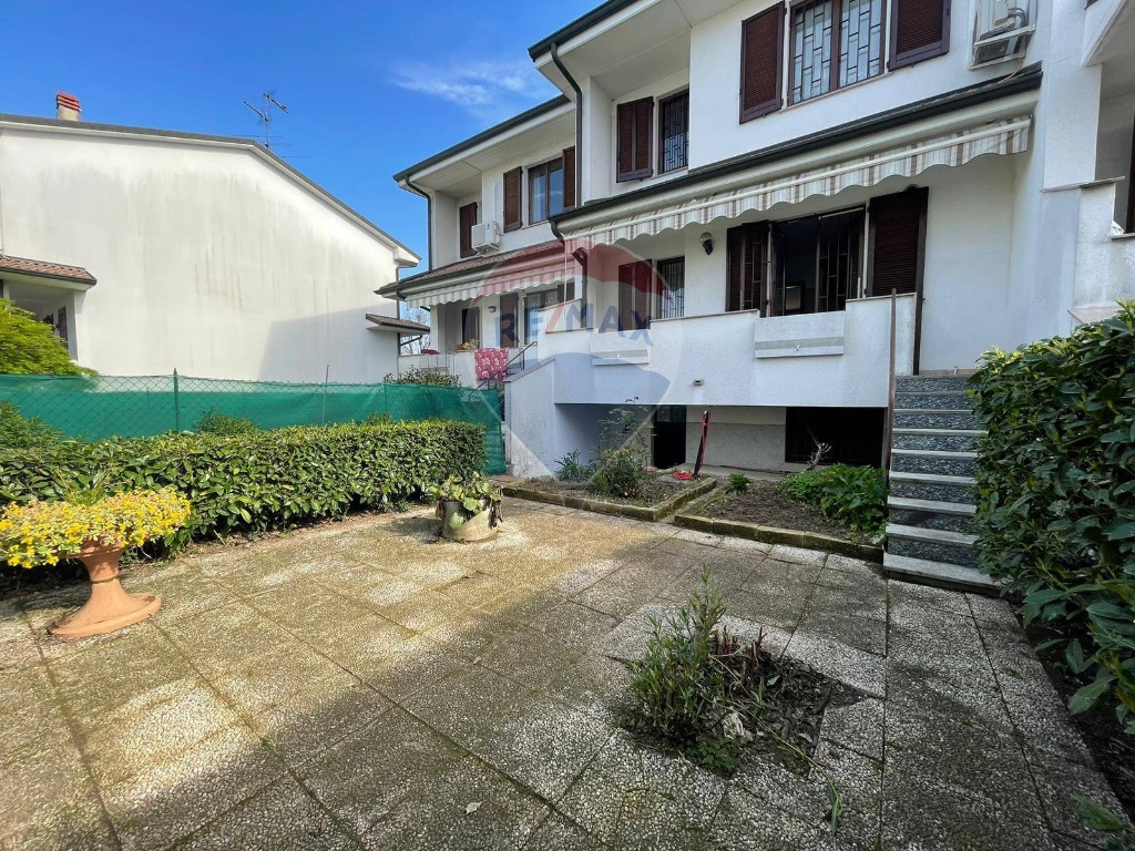 Villa a schiera a Trezzano Rosa, 4 locali, 2 bagni, giardino privato