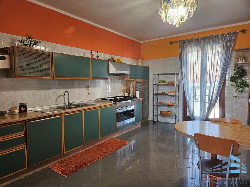 Appartamento in Corso milano 26, Novara, 5 locali, 2 bagni, 240 m²