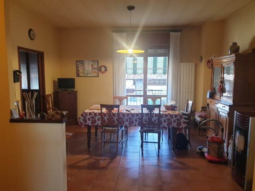 Casa indipendente a Borgonovo Val Tidone, 6 locali, 3 bagni, 272 m²