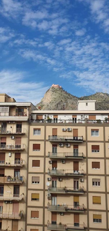 Appartamento in Piazza generale Cascino, Palermo, 5 locali, 2 bagni