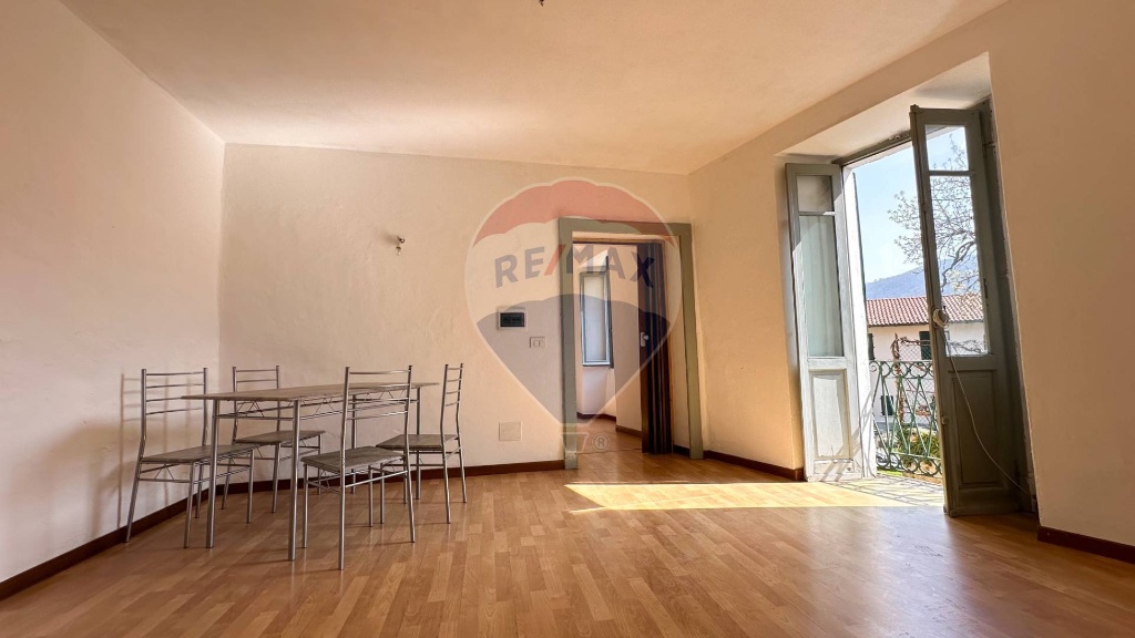 Appartamento in Via Manzoni, Marchirolo, 5 locali, 2 bagni, 140 m²