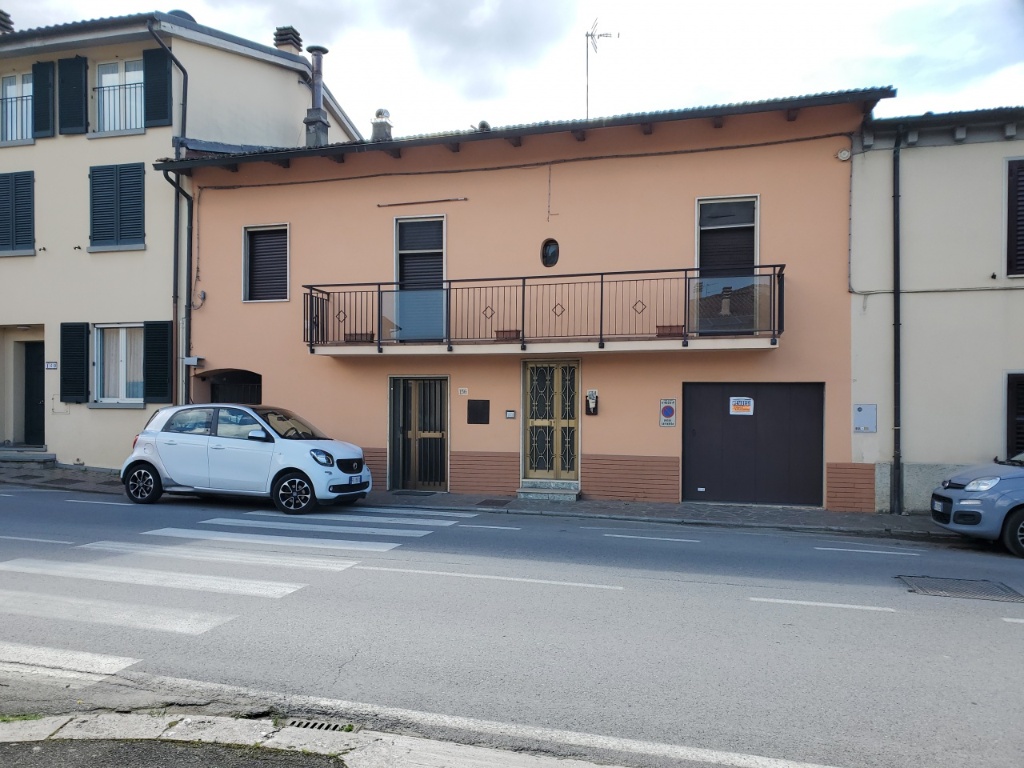Terratetto - terracielo in Via Francesco Redi, Arezzo, 9 locali
