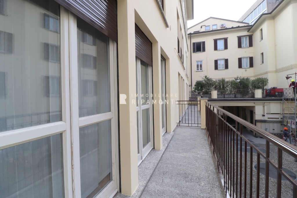 Quadrilocale in Via Roma, Lecco, 1 bagno, 130 m², 1° piano, ascensore