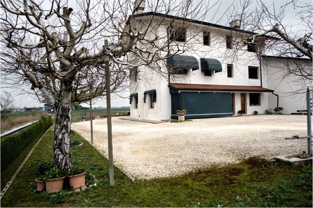 Casa indipendente in Via San Marco 18, Jesolo, 14 locali, 6 bagni