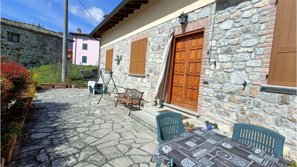 Casa indipendente in Bobbio, Bobbio, 7 locali, 3 bagni, garage, 200 m²