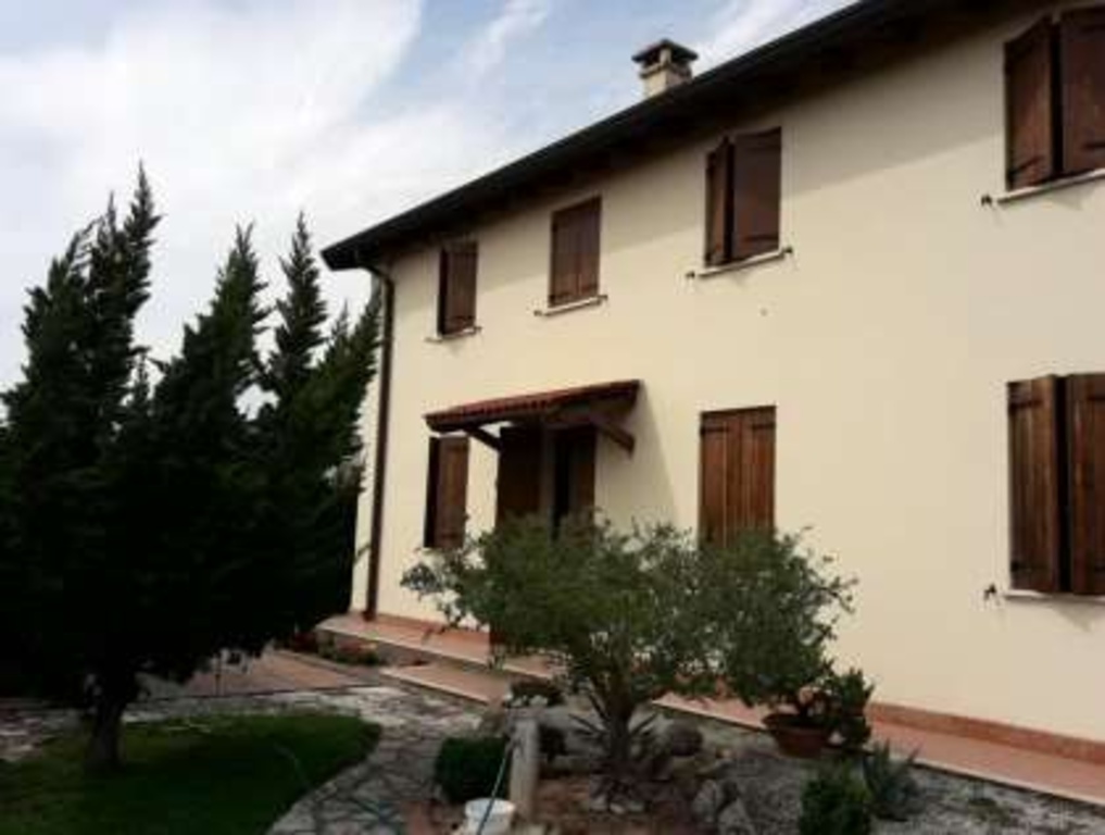 Porzione di casa in Via Belvedere, Terrazzo, 6 locali, 1 bagno, garage