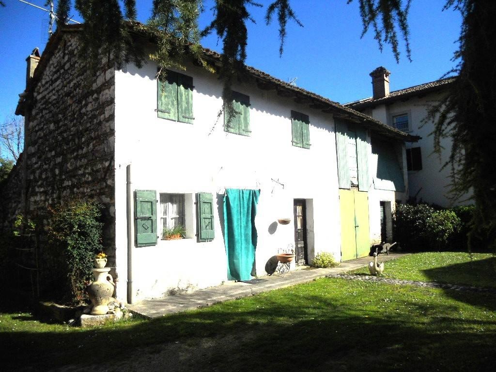 Casa indipendente ad Aiello del Friuli, 5 locali, 1 bagno, posto auto