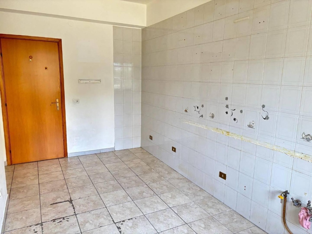 Quadrilocale in Giovanni paolo II, Crotone, 1 bagno, 98 m², 2° piano