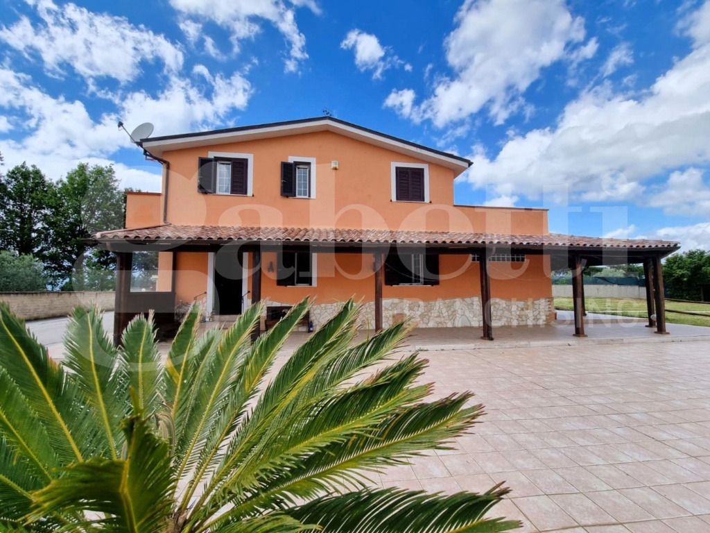 Villa in Collano, Poggio Nativo, 8 locali, 5 bagni, giardino privato
