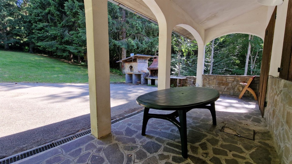 Villa a Lama Mocogno, 8 locali, 2 bagni, giardino privato, arredato