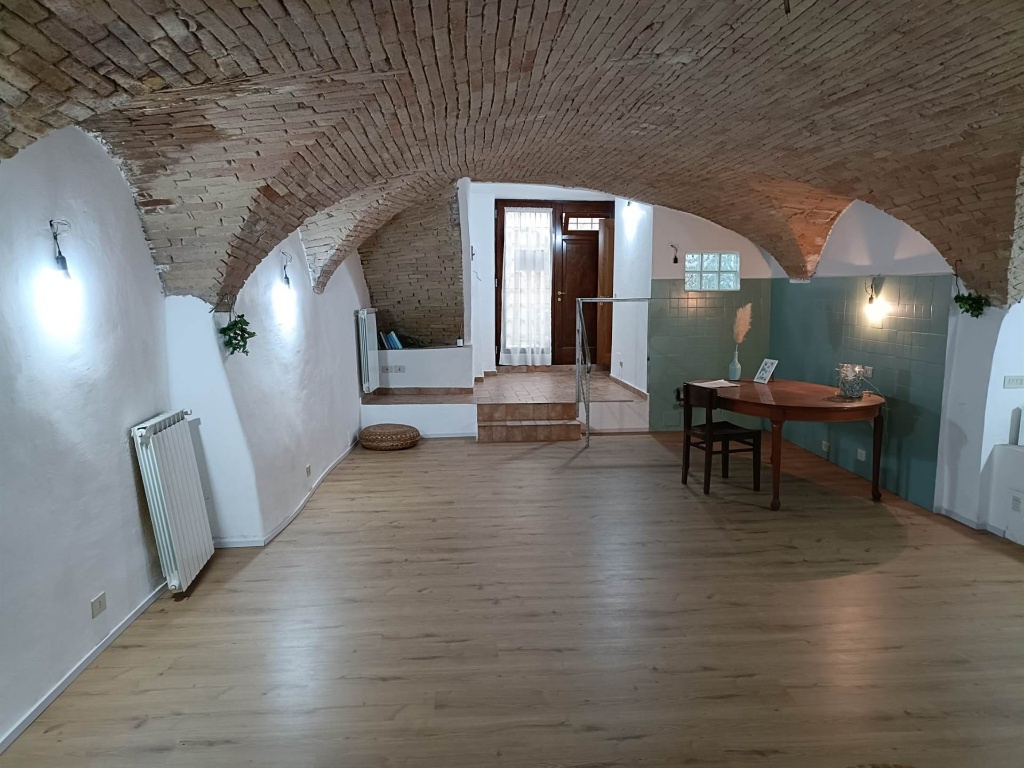 Monolocale a Foligno, 1 bagno, arredato, 67 m², riscaldamento autonomo