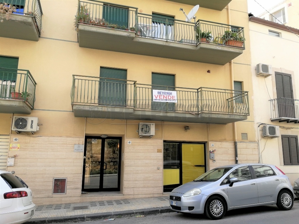 Bilocale in Via niscemi 61, Caltanissetta, 2 bagni, garage, 75 m²