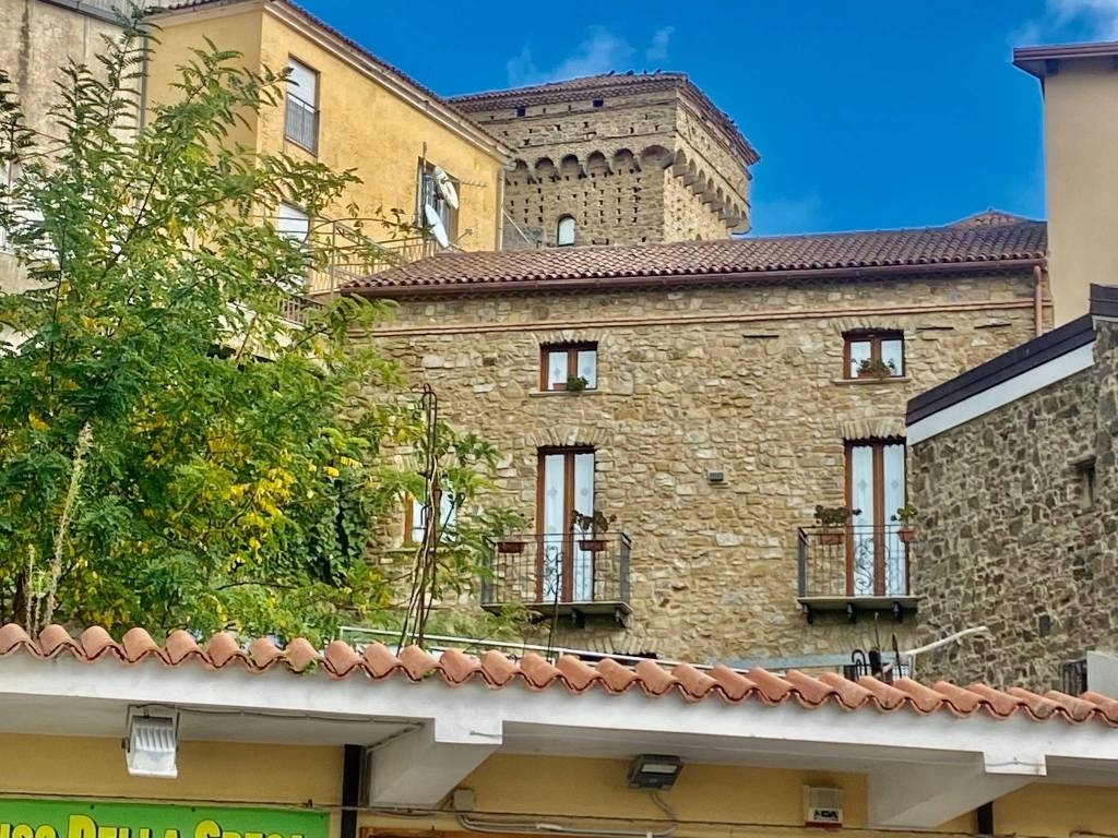 Casa indipendente a Pollica, 5 locali, 3 bagni, 255 m², piano rialzato