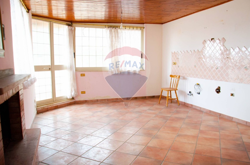 Casa indipendente in Via Lena, Messina, 8 locali, 3 bagni, 210 m²
