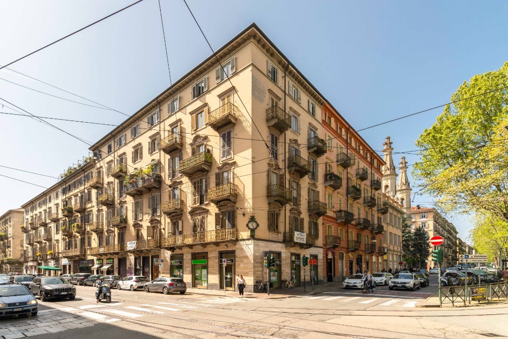 Quadrilocale in Via Madama Cristina, Torino, 2 bagni, 125 m², 2° piano