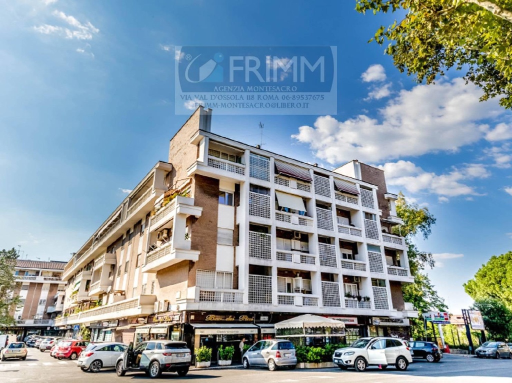 Appartamento in VIA FOSDINOVO, Roma, 5 locali, 2 bagni, 140 m²