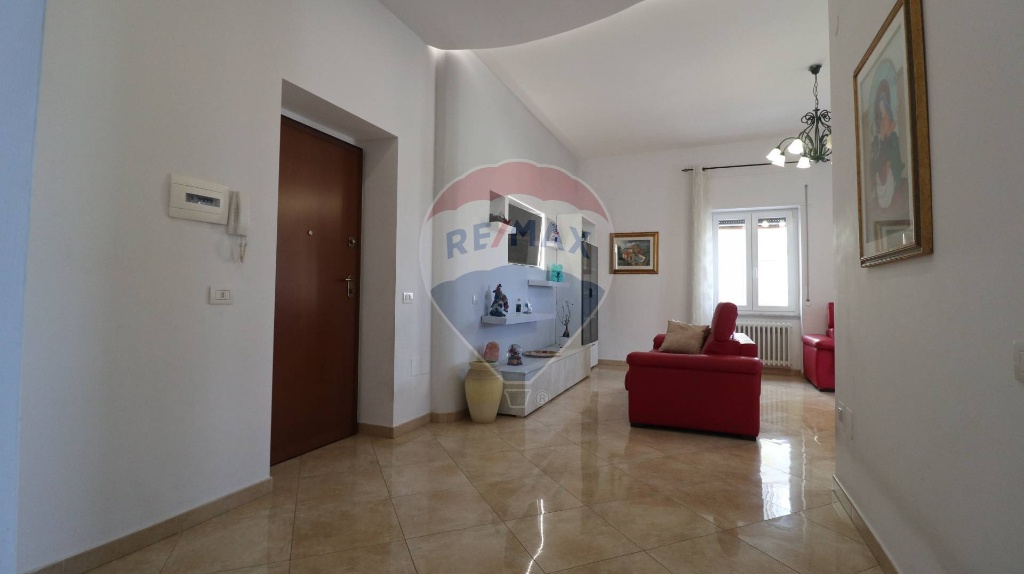 Trilocale a Matera, 1 bagno, 80 m², piano rialzato in vendita