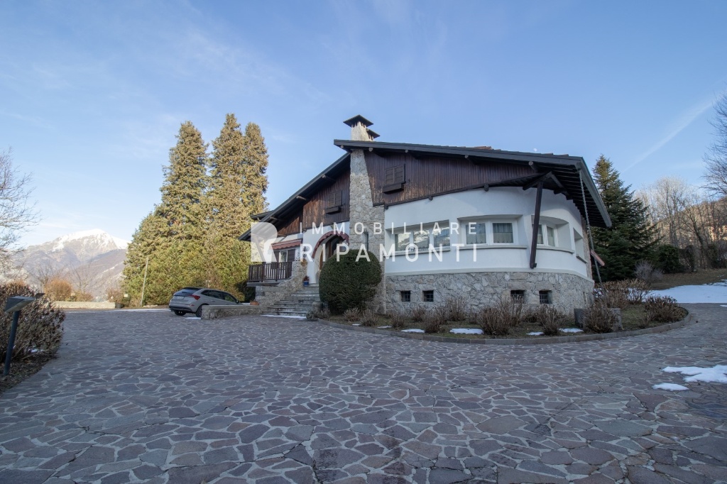 Villa in Via Case Manzoni, Cremeno, 10 locali, 3 bagni, 470 m²