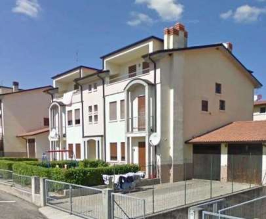 Appartamento in Via Puccini, Zermeghedo, 6 locali, 90 m² in vendita