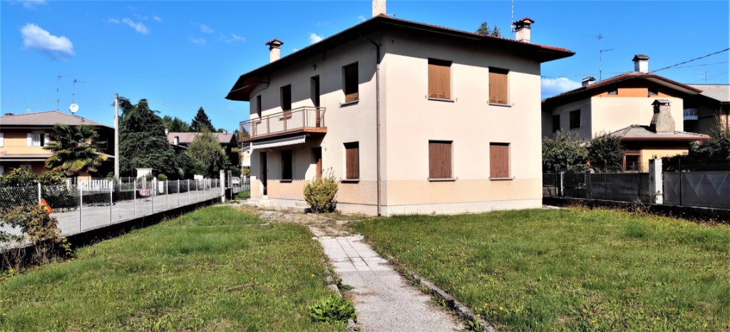 Appartamento in Udine Via Aonez 17, Udine, 6 locali, 2 bagni, 210 m²