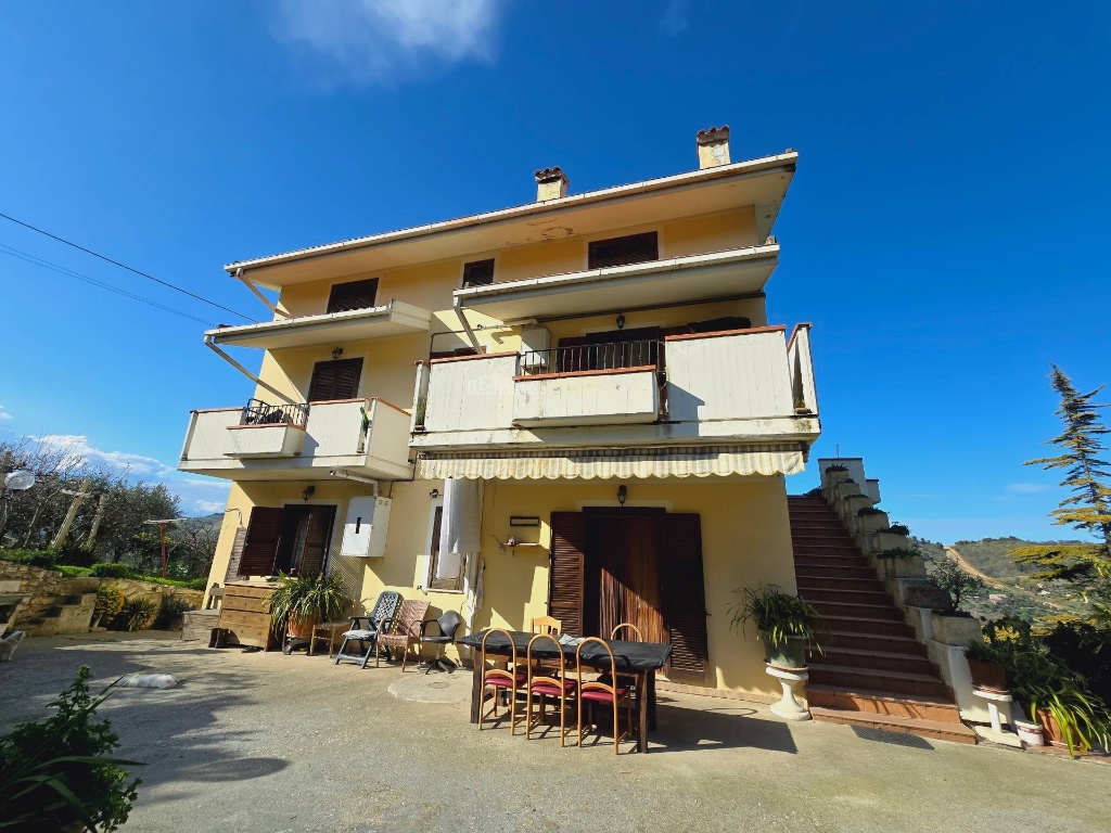 Casa indipendente in Via Bora di Ragnola, Monteprandone, 10 locali