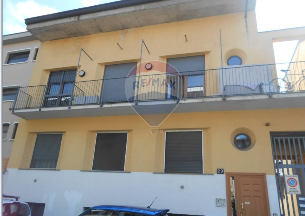 Bilocale in Via privata Belluno, Milano, 1 bagno, posto auto, 67 m²
