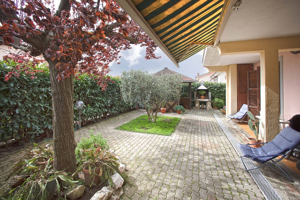 Villa in Via Angiolino Zampi, Viterbo, 4 locali, 2 bagni, 150 m²