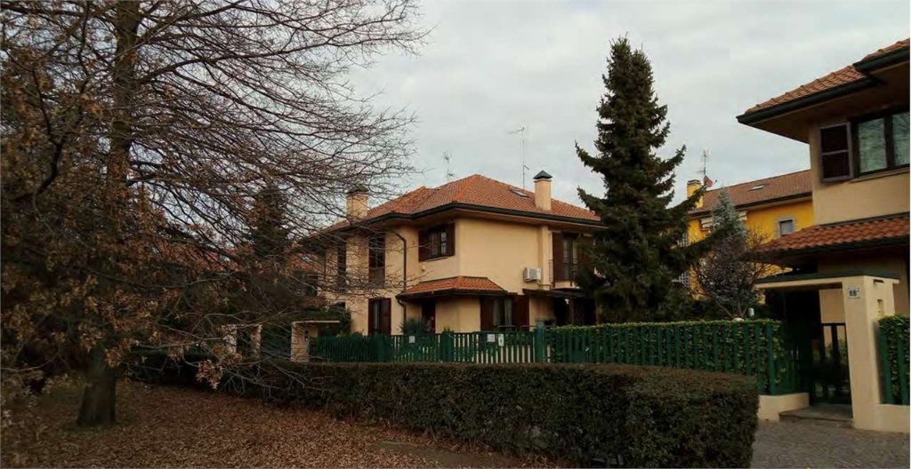Palazzo in Via San Martino 68, Paderno Dugnano, 8 locali, 180 m²