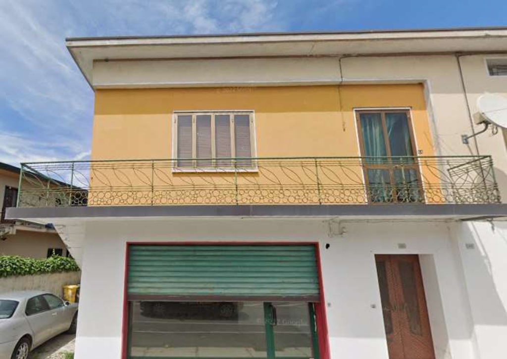 Porzione di casa in Via Redipuglia, Cordignano, 6 locali, 163 m²