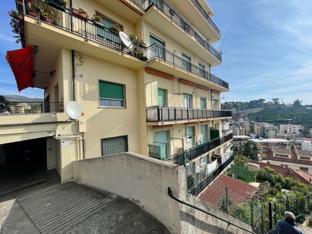 Appartamento in Via Duca Degli Abruzzi 106, Sanremo, 5 locali, 1 bagno