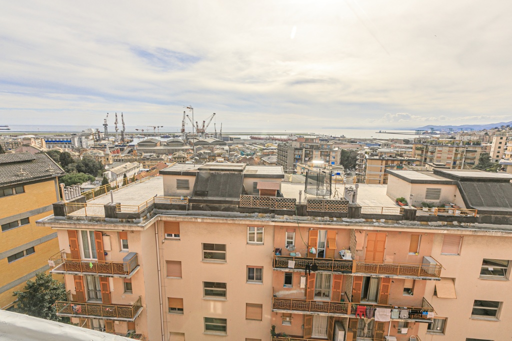 Appartamento in Via Gian Pietro Sery 7, Genova, 6 locali, 1 bagno