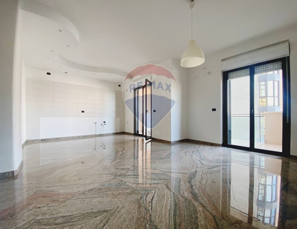 Quadrilocale in Via Matarrese, Bari, 2 bagni, 135 m², 6° piano