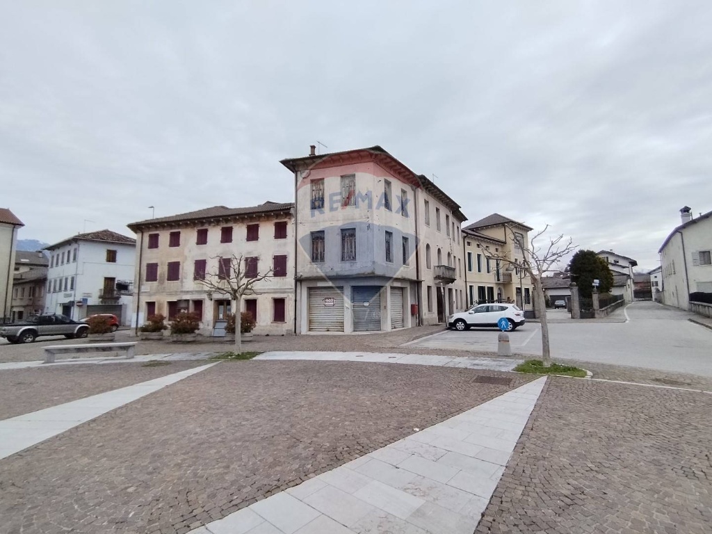 Appartamento in P.zza Crivellaro, Borgo Valbelluna, 10 locali, 1 bagno
