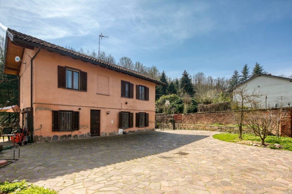 Casa indipendente in Località Vallarone, Asti, 5 locali, 1 bagno