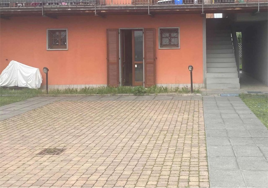 Palazzo in Via Martinella 23, Bergamo, 2 locali, 40 m², stato grezzo