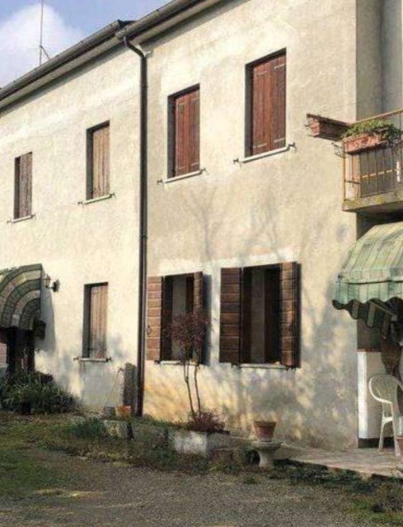 Villetta bifamiliare in Via A. Saggini, Galzignano Terme, 6 locali