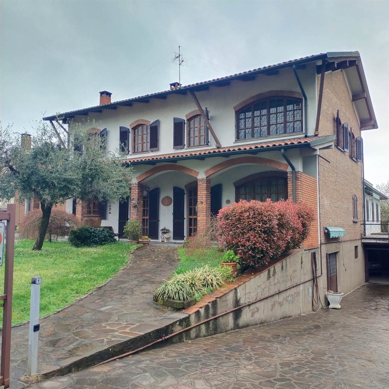 Villa in Via Canova, Agrate Brianza, 12 locali, 4 bagni, 370 m²