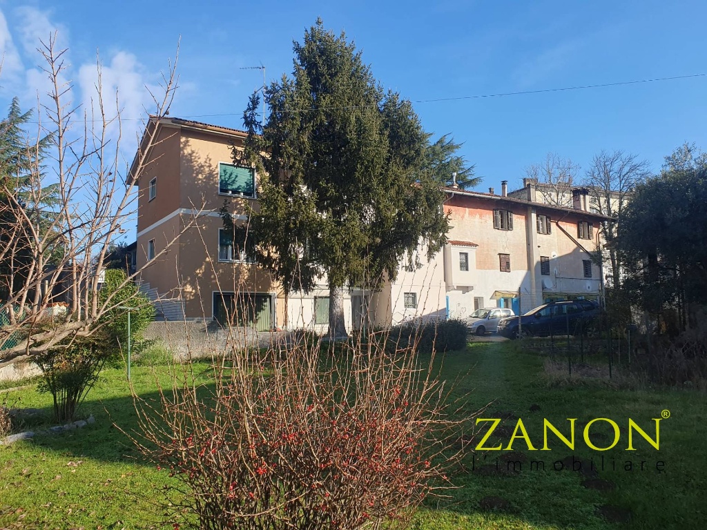 Villa singola in Via Roma, Gradisca d'Isonzo, 11 locali, 3 bagni